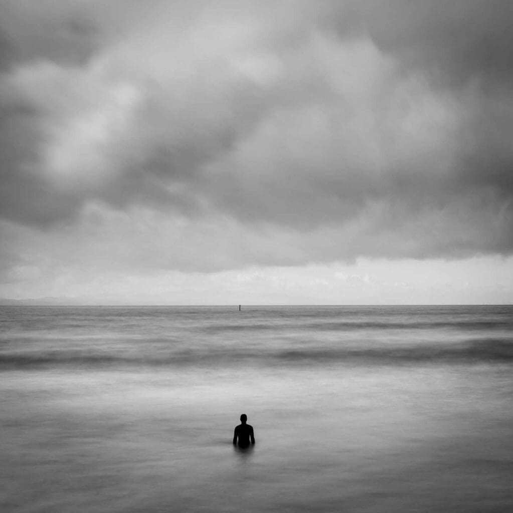 How to shoot a minimalist black and white daytime long exposure