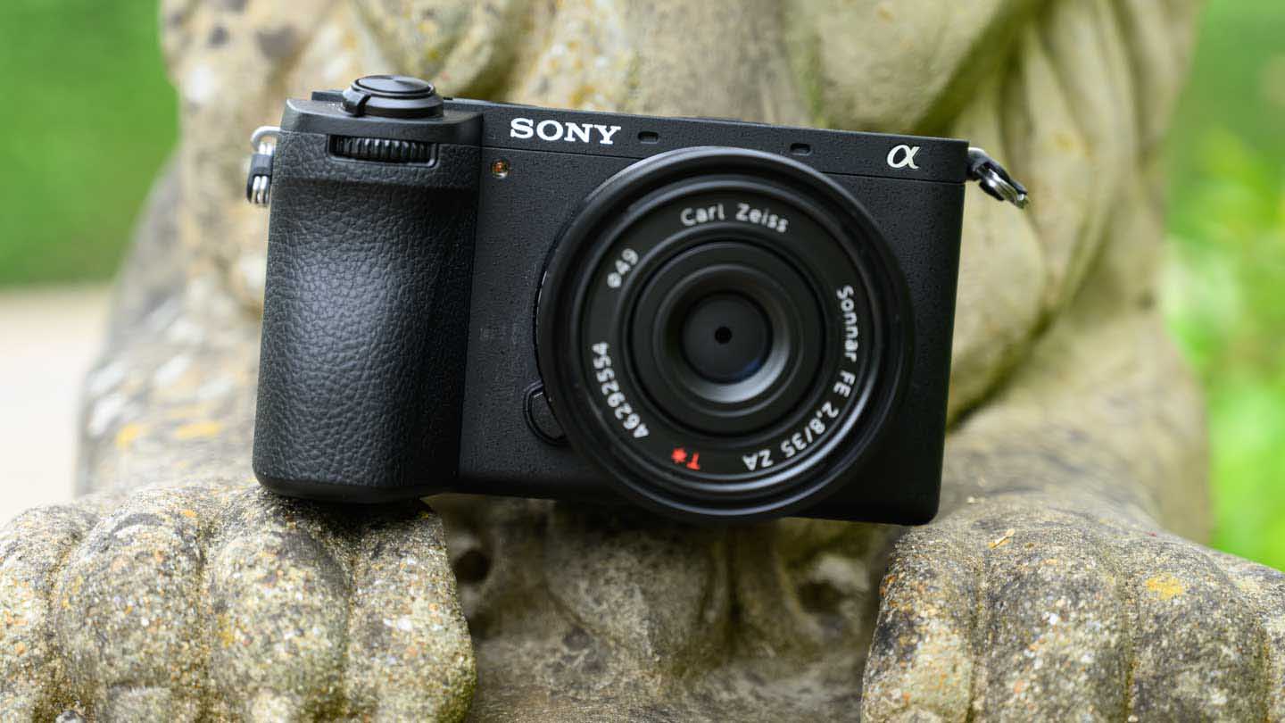 Sony A6700 review: front of the camera